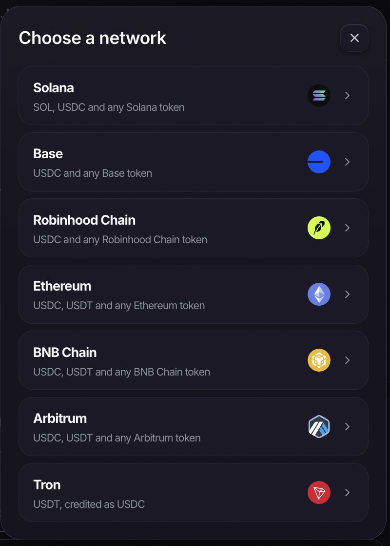 TRUE uygulamasındaki yatırma ağı listesi: Solana, Base, Robinhood Chain, Ethereum, BNB Chain ve Tron'un yanında Arbitrum.